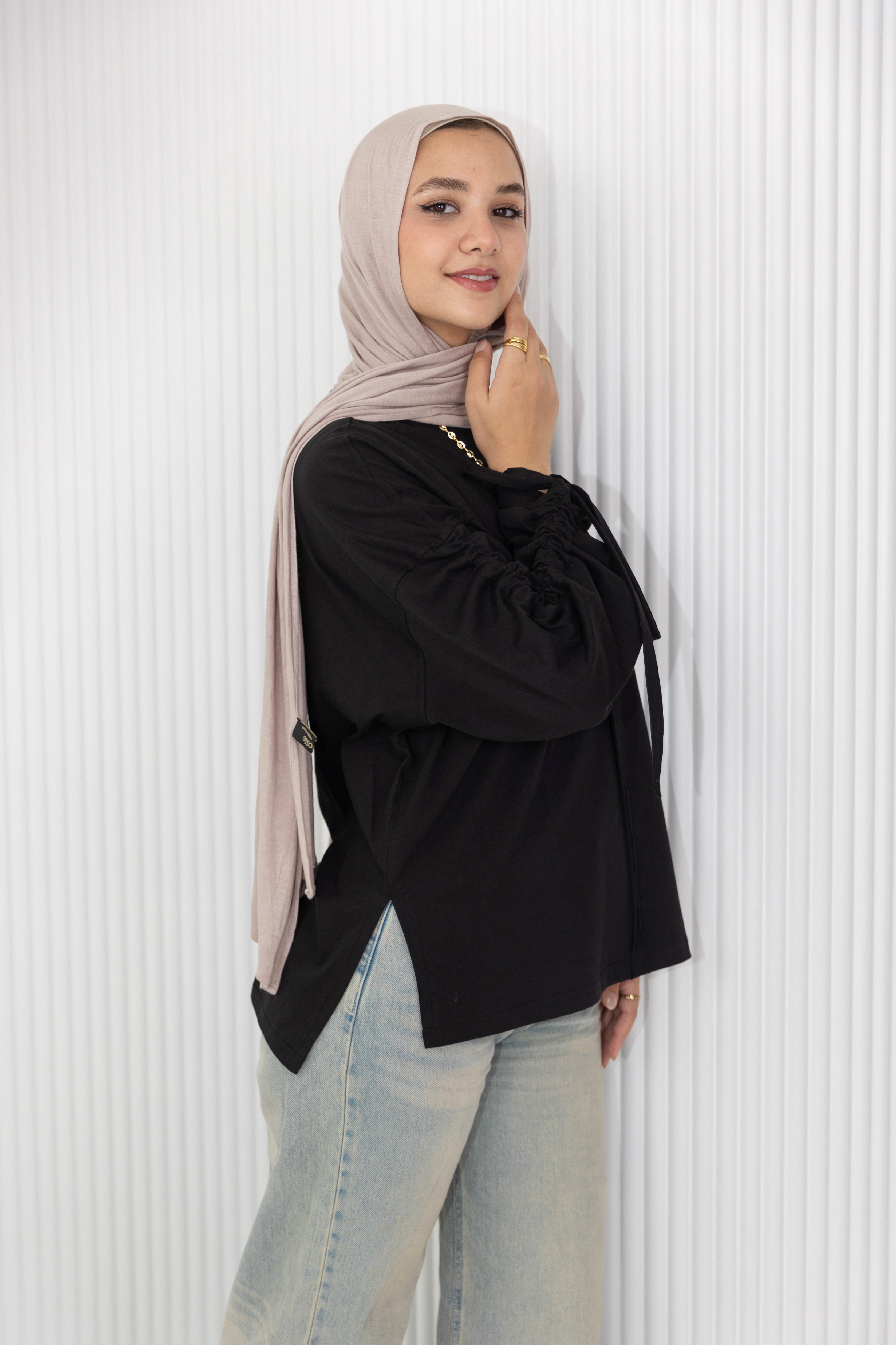 Graceful Ruffle T-shirt black
