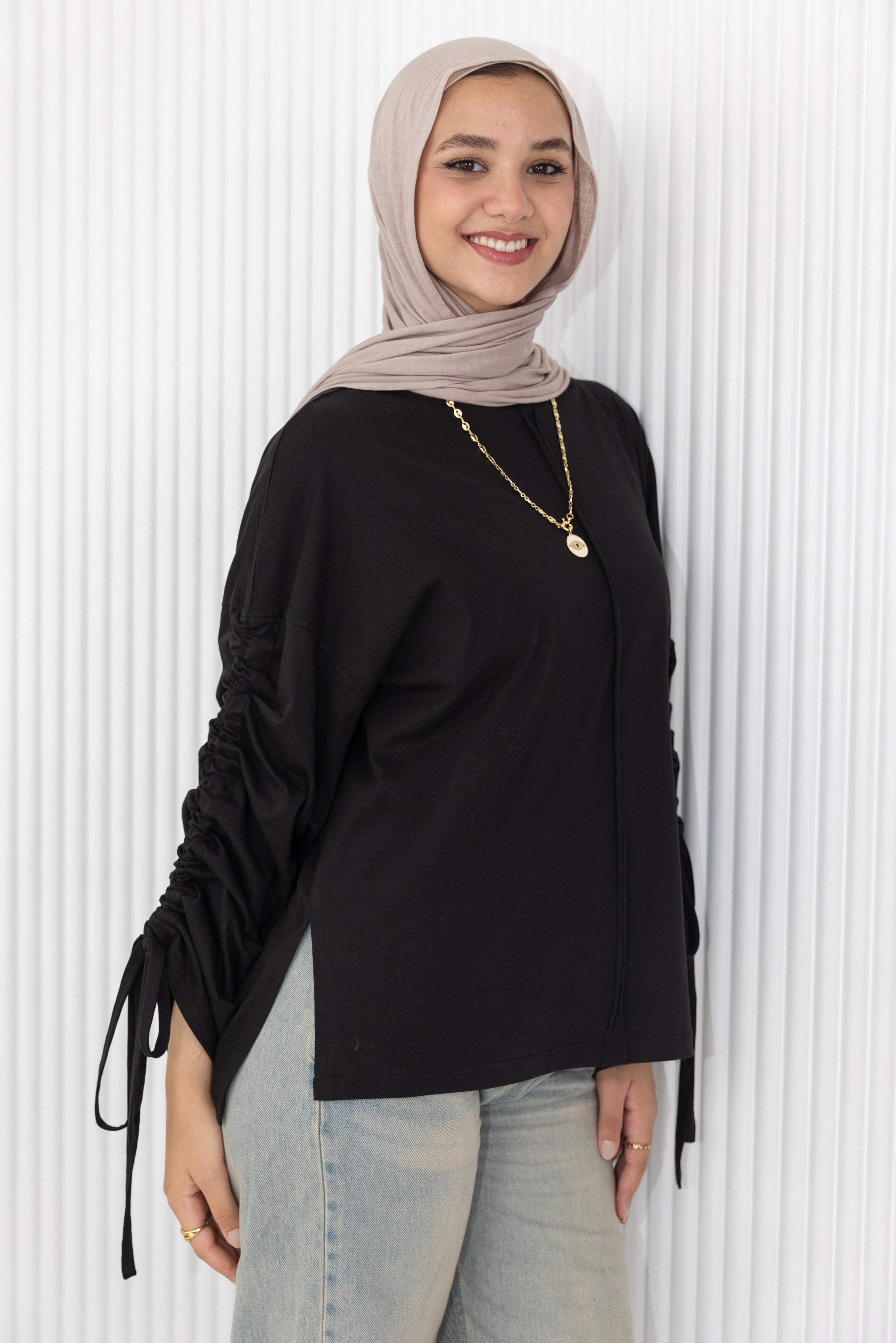 Graceful Ruffle T-shirt black