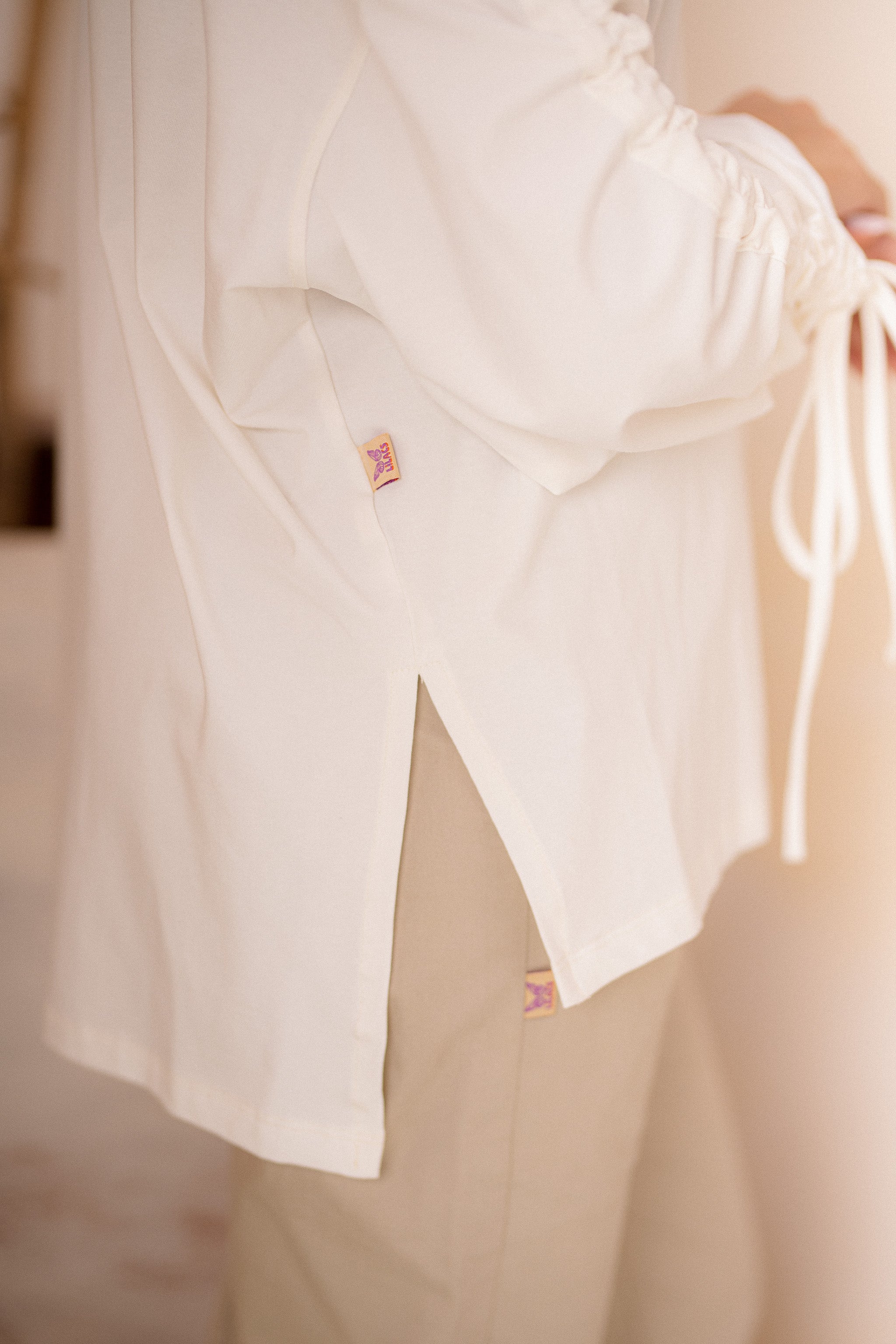 Graceful Ruffle T-shirt- off white